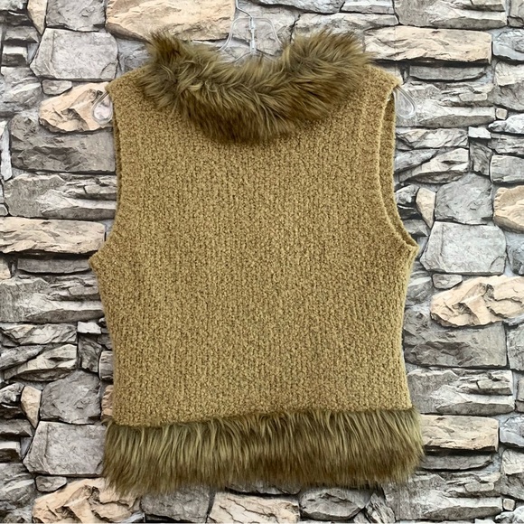 #42 Vintage Apt 9 Faux Fur Trendy Knit Sweater Vest Jacket Top Women’s Medium - Picture 2 of 3